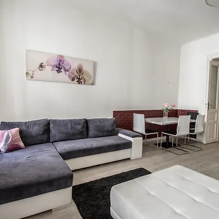Apartment Dancing House By Ruterra *