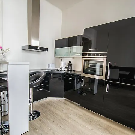 Apartment Dancing House By Ruterra *